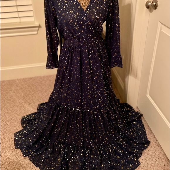 Chicwish Dresses & Skirts - Navy blue maxi dress printed with gold stars throughout for a beautiful shimmer.